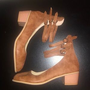 Camel Wedges with front buckles